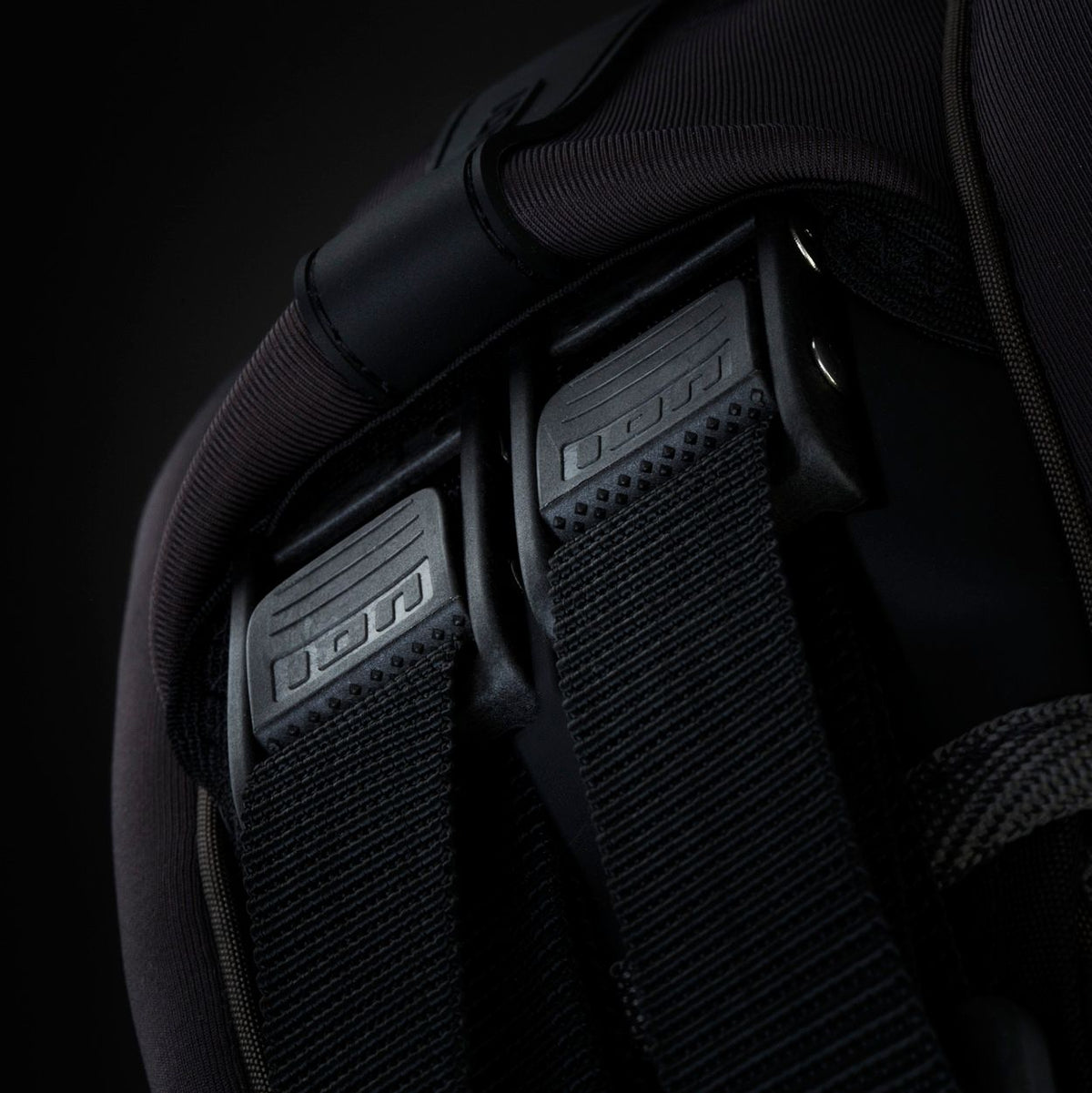 ION Collision Vest Element Side Zip 2026 schwarz mit Seitenreißverschluss, Detailansicht Schutzpolster
