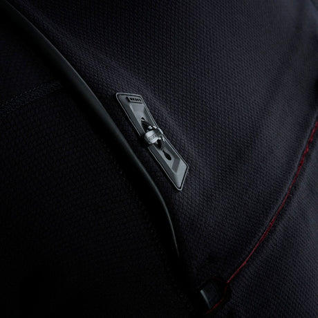 ION Collision Vest Element Side Zip 2026 schwarz mit Seitenreißverschluss Detail Nahansicht