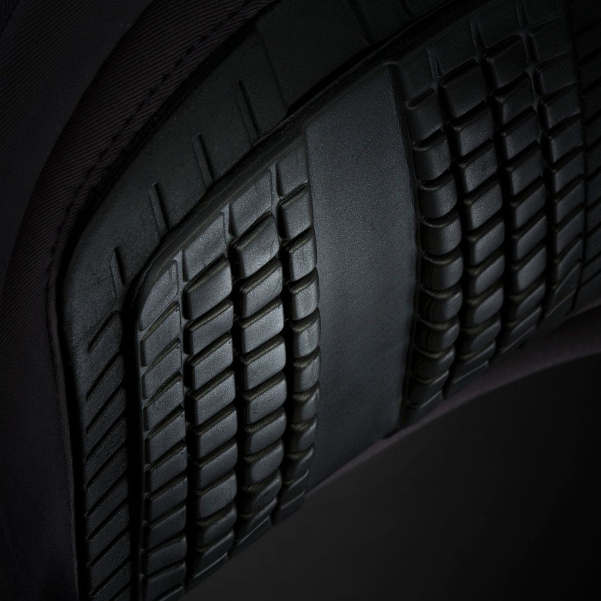 ION Collision Vest Element Side Zip 2026 schwarz mit Schutzpolsterung, Detailansicht der Prallschutzstruktur
