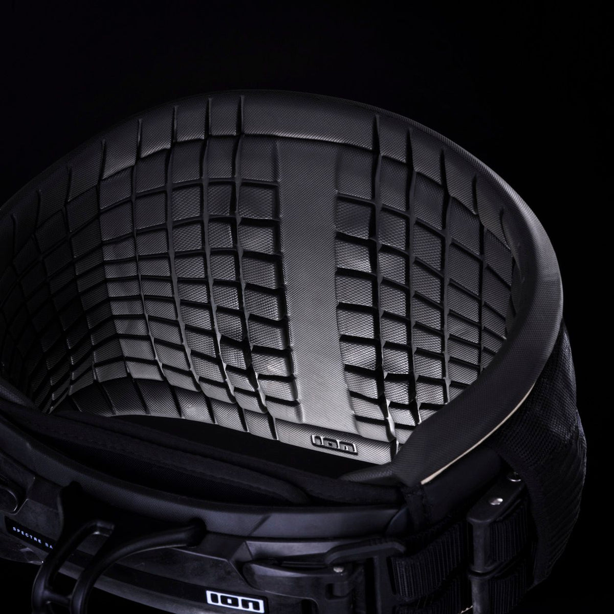 ION Collision Vest Element Side Zip 2026 schwarz Prallschutzweste mit Seitenreißverschluss Detailansicht Schutzpolster