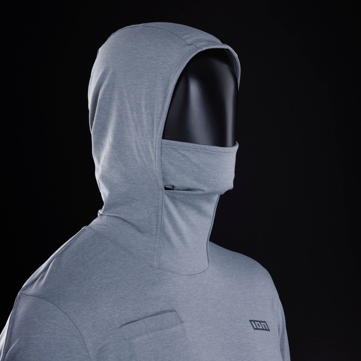 ION Collision Vest Element Side Zip 2026 grau mit Kapuze, Seitansicht auf schwarzem Hintergrund