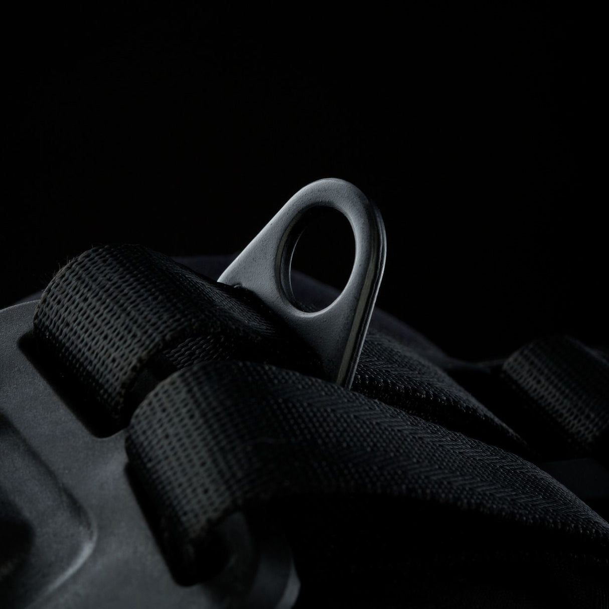 ION Collision Vest Element Side Zip 2026 schwarz, Detailansicht Seitenreißverschluss und Polsterung