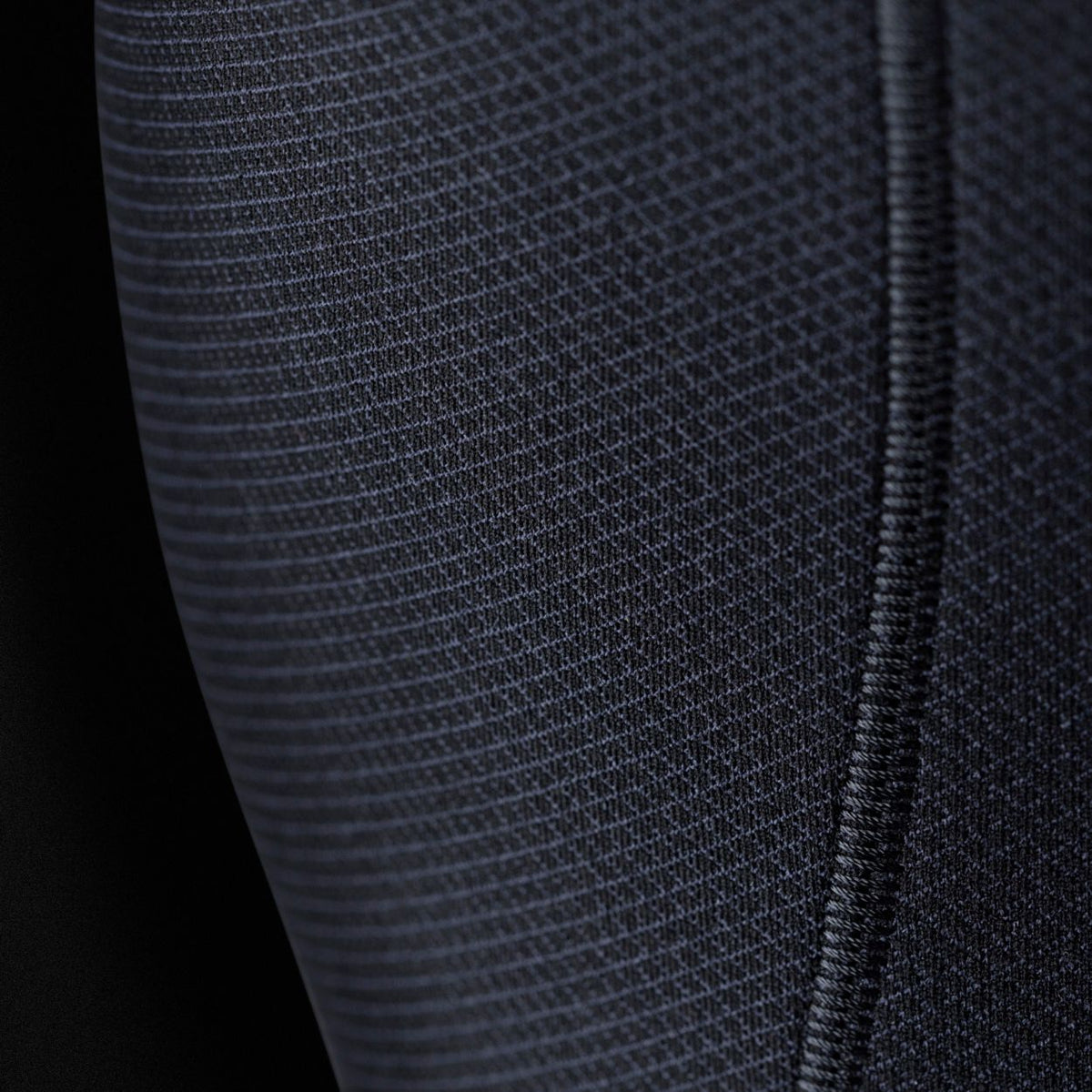 ION Collision Vest Element Side Zip 2026, schwarze Prallschutzweste mit Seitenreißverschluss, Detailansicht des strukturierten Materials