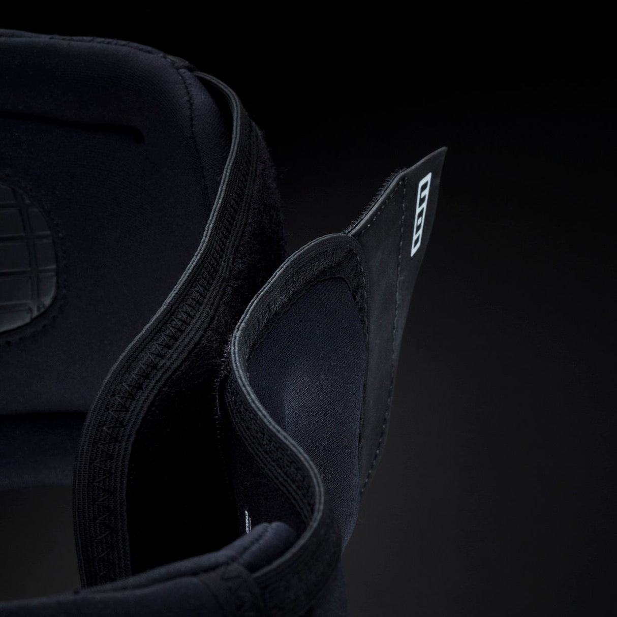 ION Collision Vest Element Side Zip 2026 schwarz Neopren Seitreißverschluss Detailansicht
