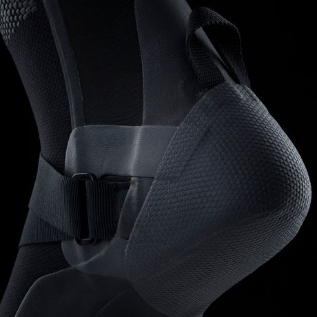 ION Collision Vest Element Side Zip 2026, Schutzweste in Schwarz mit strukturiertem Neopren, Seitlicher Reißverschluss, Detailansicht