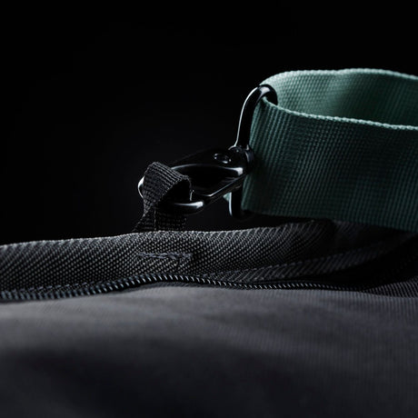 ION Collision Vest Element Side Zip 2026 in Grün mit Seitenreißverschluss, Detailansicht der Verschlüsse und Materialstruktur