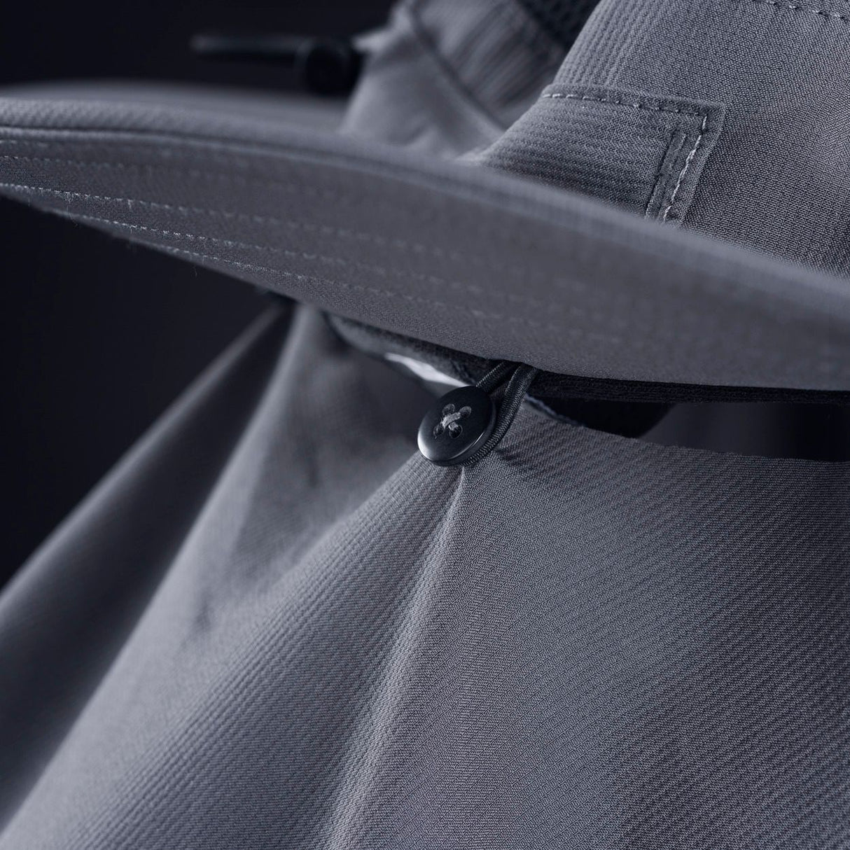 ION Collision Vest Element Side Zip 2026 grau, Seitenreißverschluss-Detail mit Schnalle, Nahaufnahme