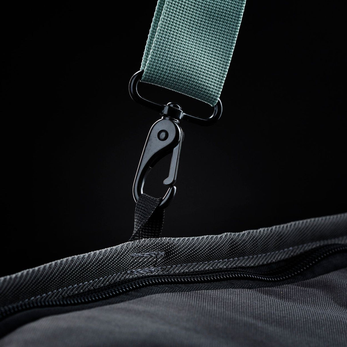 ION Collision Vest Element Side Zip 2026 in Grau mit Seitenreißverschluss und Befestigungsschlaufe, Detailaufnahme