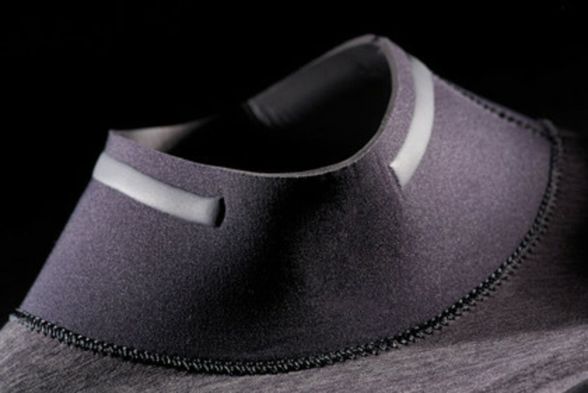 ION Collision Vest Element Side Zip 2026 grau-schwarz, Neopren, Seitlicher Reißverschluss, Detailansicht Halsausschnitt