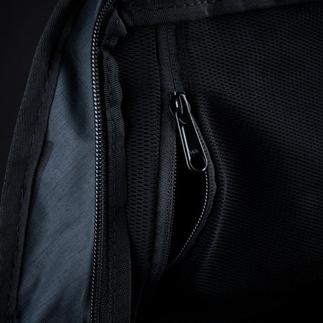 ION Collision Vest Element Side Zip 2026 schwarz, Seitenreißverschluss Detail, Neopren Material, Frontalansicht