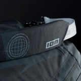 ION Collision Vest Element Side Zip 2026, schwarz-grau mit weißen Akzenten, Seitenreißverschluss, Detail-Nahaufnahme