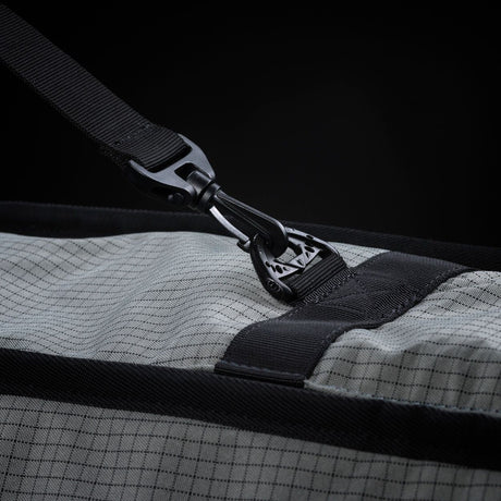 ION Collision Vest Element Side Zip 2026 Schwarz-Weiß mit Seitlichem Reißverschluss Detail
