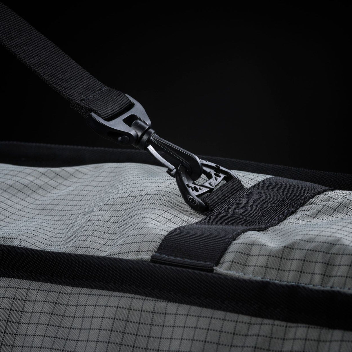 ION Collision Vest Element Side Zip 2026 schwarz-weiß mit Seitlichem Reißverschluss, Detailansicht Verschluss