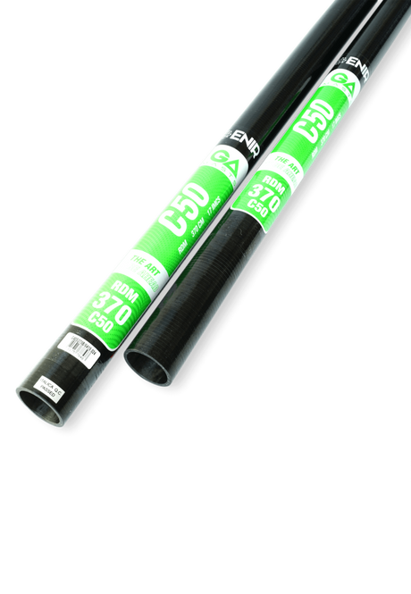 GA Masts 2026 50 RDM Windsurf-Mast schwarz mit grünen Beschriftungen, Diagonalansicht