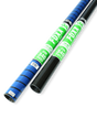 GA Masts 2026 Foxx Windsurf-Mast, blau und schwarz mit grünem Grip, diagonale Ansicht zweier Masten