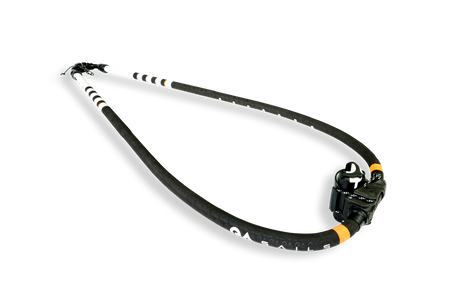 GA-Booms 2026 Black Line Mono Tapered Kiteboarding-Ausleger, schwarz mit weißen Griffen und goldener Befestigung, konische Form