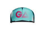 GA-Kites Spark 2026 Lenkdrachen türkis mit pinkem GA-Logo, Frontalansicht, Kitesurfing-Equipment