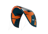 GA-Kites Spark 2026 Lenkdrachen orange-schwarz mit Streben und Leinen, Frontansicht