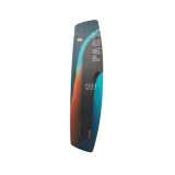 GA 2026 Kiteboard Pact Bd in Blau-Orange mit Farbverlauf, Seitenansicht des Boards mit Textildesign