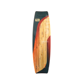 GA Watts Kiteboard 2026 mit schwarzem Rand, rotem und gelbem Holzdesign, Draufsicht
