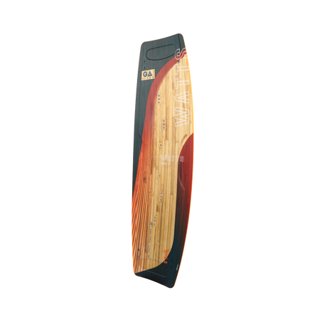 GA Kiteboard Watts Bd 2026, Holzdekor mit rot-schwarzem Design, Draufsicht