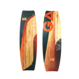 GA Kiteboard Watts Bd 2026 in Schwarz, Orange und Natur, Holzoptik, Vorder- und Rückansicht