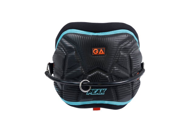 GA PEAK Waist Harness 2026, schwarzes Neopren mit blauem Rand, Frontalansicht, Trapezgurt für Kitesport