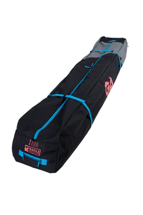 GA Quiver Bag mit Rollen 2026, schwarz mit blauen Elementen, Transporttasche mit Tragegriffen und Rollen, Seitenansicht
