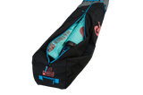 GA Quiver Bag mit Rollen 2026, schwarze Transporttasche mit blauem Griff und Rollen, offenes Fach zeigt bunte Ausstattung