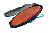 GA Wing DW Board Bag Sidewall 2026, orange-rotes Windsurf-Boardbag mit schwarzer Schutzhülle und blauen Tragegriffen