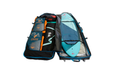 GA Wingfoil Travelbag 2026, geöffnet, Transporttasche in Blau und Schwarz mit orange Akzenten, zeigt Innenausstattung und Flügelbrett