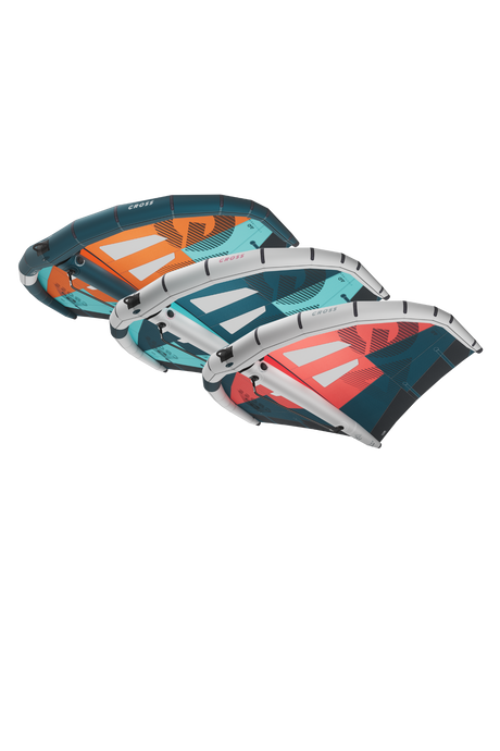 GA-Wing 2026 CROSS Kite in verschiedenen Farbvarianten, Übersichtsansicht von vier aufgereihten Kites in Orange, Türkis und Rot mit schwarzen Details