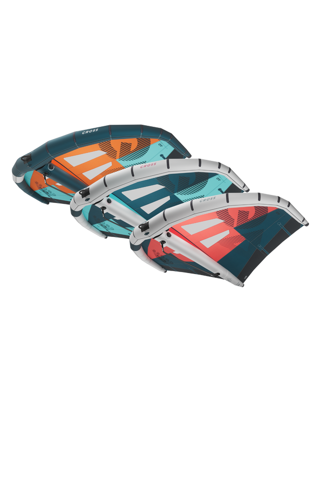 GA-Wing 2026 CROSS Kite in verschiedenen Farbvarianten, Übersichtsansicht von vier aufgereihten Kites in Orange, Türkis und Rot mit schwarzen Details
