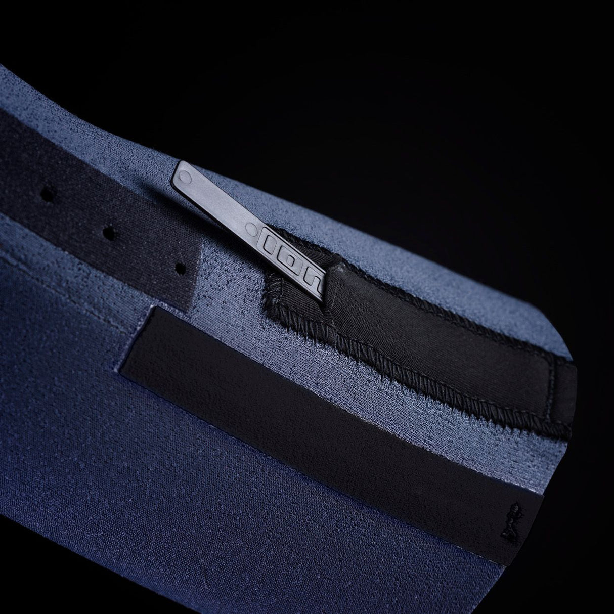 ION Collision Vest Element Side Zip 2026, marineblau, Seitenreißverschluss, Detail-Nahaufnahme