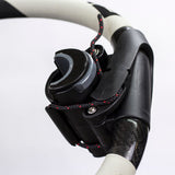 Patrik Carbon XL-Curve Boom, schwarzes Carbongabelteil mit weißem Schaft, Detailansicht der Befestigung und des Griffbereichs
