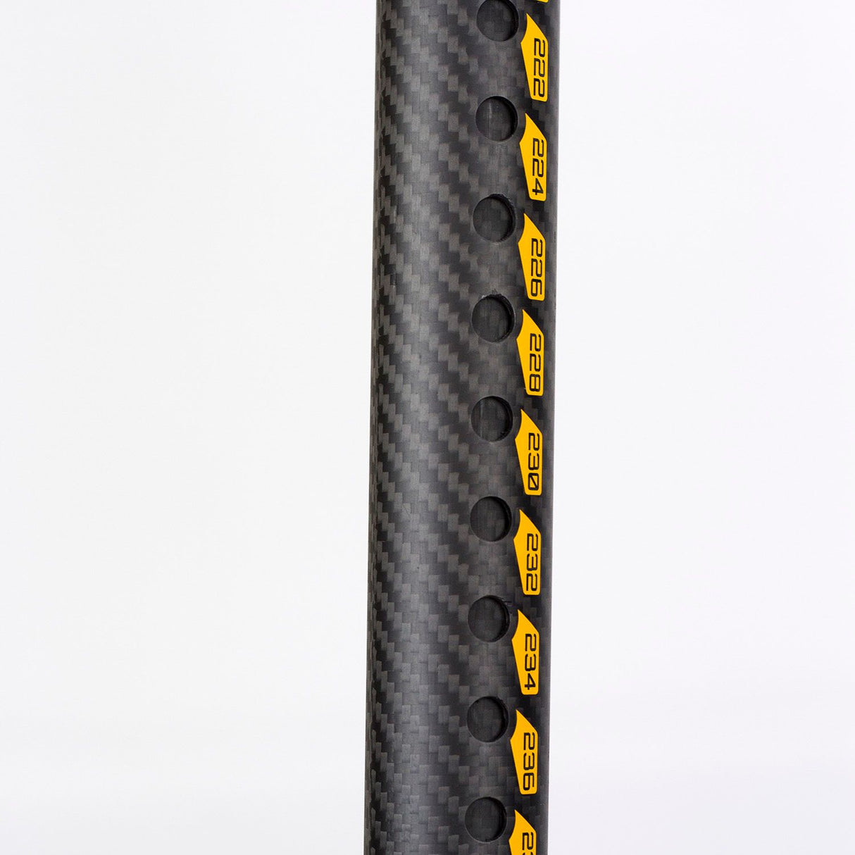 Patrik Carbon XL-Curve Boom, schwarzes Carbongalster mit gelben Einstellpunkten, Detailansicht der Längsseite