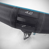 CHASE VX Gen4 Wing 4.2 Detailansicht, schwarzes Tuchmaterial mit blauer Kante und Verstärkungsnähten