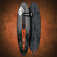Patrik DEFI FRC Kiteboard, grau-schwarz mit rotem Design, Carbon-Konstruktion, Draufsicht Vorder- und Rückseite