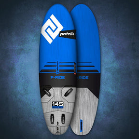 Patrik F-Ride Kiteboard, blau mit weißem Logo, schwarzem Mittelteil und grauer Unterseite, 145er Größe, Flachansicht
Schaumstoff-Trainingsboard mit ergonomis...