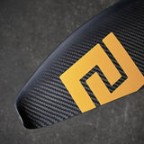 Patrik Foil Set HF Wave Style mit gelbem Logo auf schwarzem Carbon-Gewebe, Draufsicht