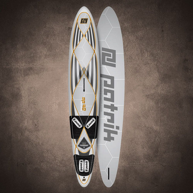 Patrik Speed40 AirInside Freestyle-Wakeboard in Weiß mit schwarzen und goldenen Designelementen, Draufsicht und Seitenansicht