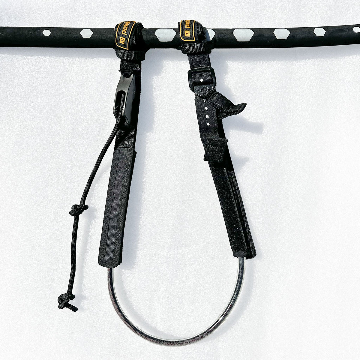 Patrik Harness Line Pro Comp schwarzes Trapez mit Verbindungsleine und Befestigungspunkten, Frontalansicht