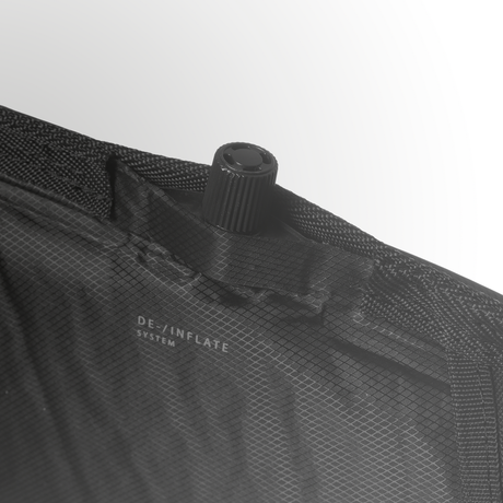Mystic Helium aufblasbarer Tagesschutz 2027, schwarzes Mesh-Material mit Ventil und De-Inflate-System, Detailansicht