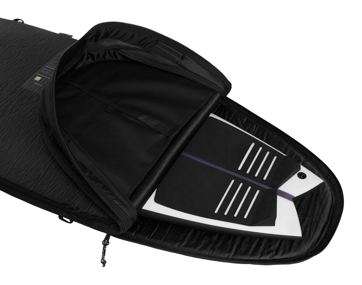 Mystic Helium Inflatable Day Cover 2027, schwarze Schutzhülle aus Nylon mit geöffnetem Reißverschluss, zeigt Innenfutter und Verstaumöglichkeiten