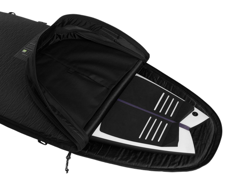 Mystic Helium Inflatable Day Cover 2027, schwarze Schutzhülle aus Nylon mit geöffnetem Reißverschluss, zeigt Innenfutter und Verstaumöglichkeiten