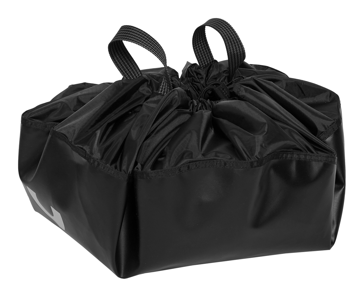 Mystic Wetsuit Bag 2027 schwarze Tasche aus Kunststoff mit Tragegriffen, Frontalansicht