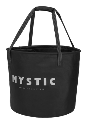 Mystic Happy Hour Wetsuit Changing Bucket 2027, schwarzer Eimer mit Tragegriffen und weißem MYSTIC-Schriftzug, Frontalansicht