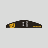 Patrik Foil Back Wing schwarz mit gelben Details, Seitenansicht auf neutralem Hintergrund