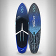 Chase WB-ML Midlength Foilboard in Blau und Grau, Vorder- und Rückansicht mit Tragegriff und Foil-Finne