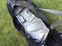 Vorschau: North_Boardbag_Kitesurf_gebraucht_Transporttasche_Reisetasche_Aufbewahrungstasche Vorschau: North_Boardbag_Kitesurf_gebraucht_Transporttasche_Reisetasche_Aufbewahrungstasche
